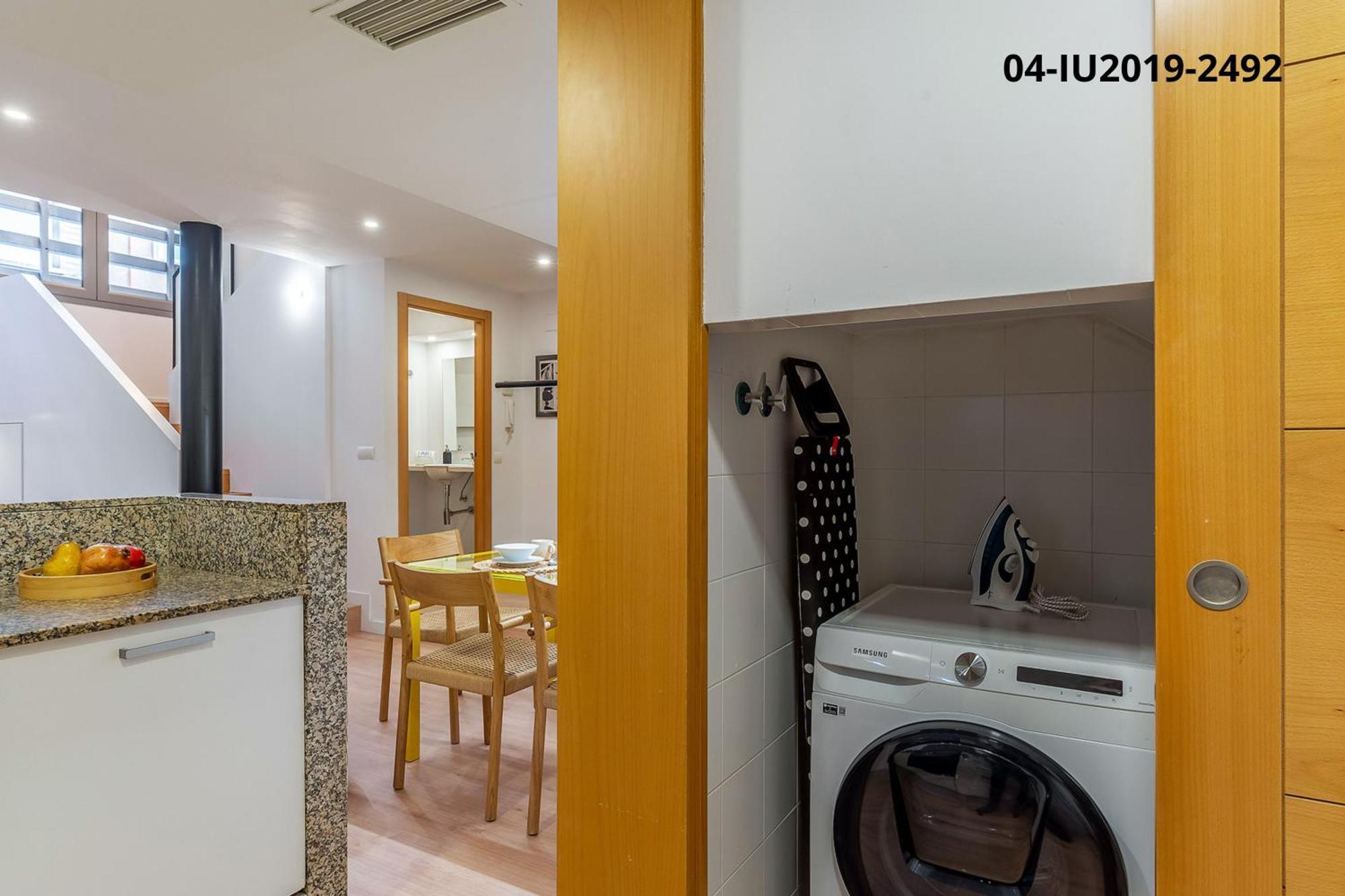 4256 - Ab Les Corts Bi Appartamento